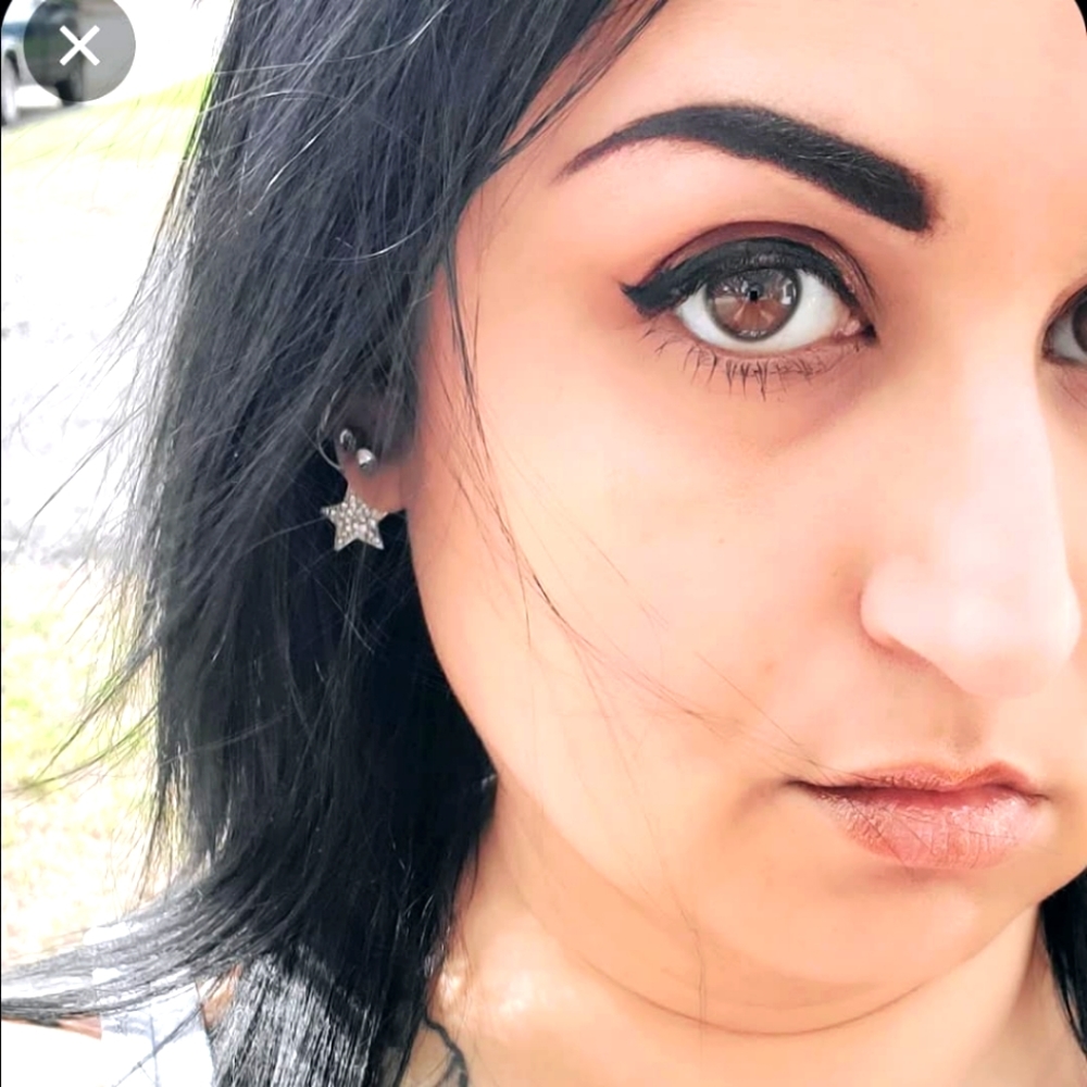 Meet your Posher, Diana